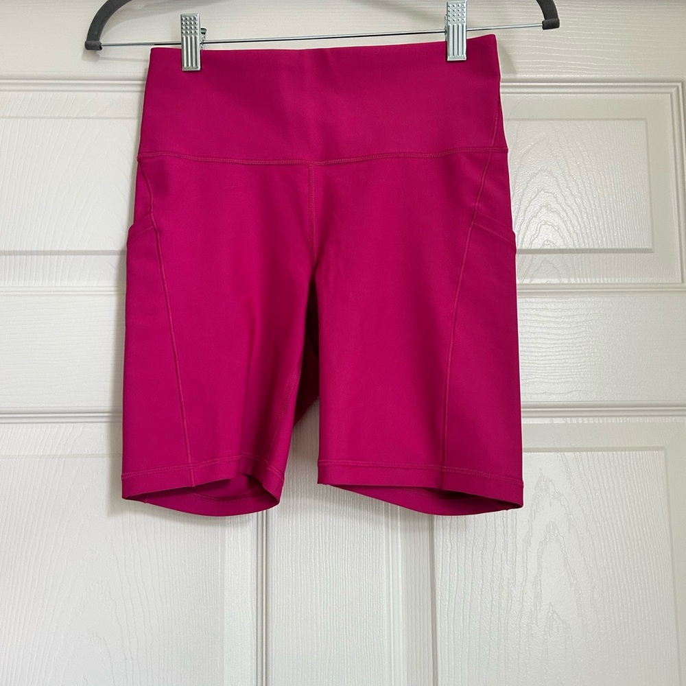 Athleta Interval Stash High Rise 7" Short